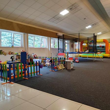 Hotel Restauracja Twist 克罗斯诺 外观 照片